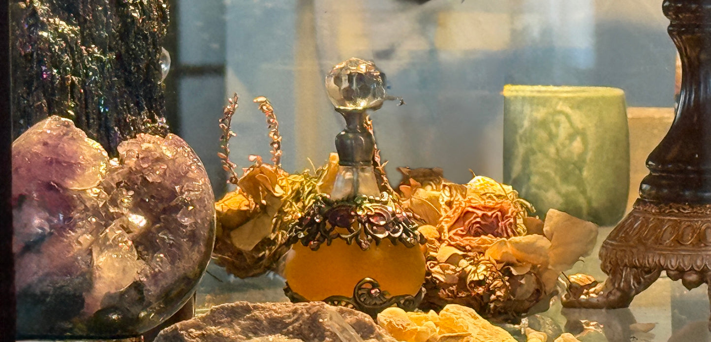 Embrace of Eir Exquisite Perfume