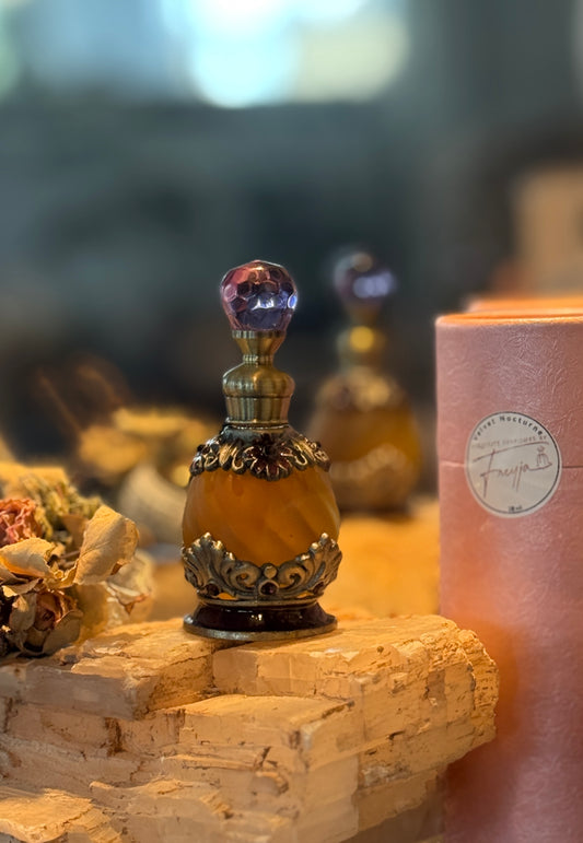 Velvet Nocturne Exquisite Perfume